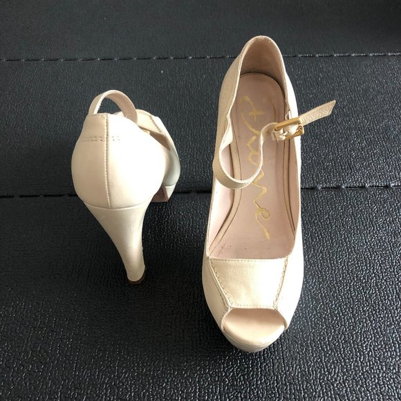 Dione Heels - Picture 4 of 5